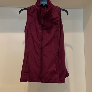 lululemon berry colored vest size 4